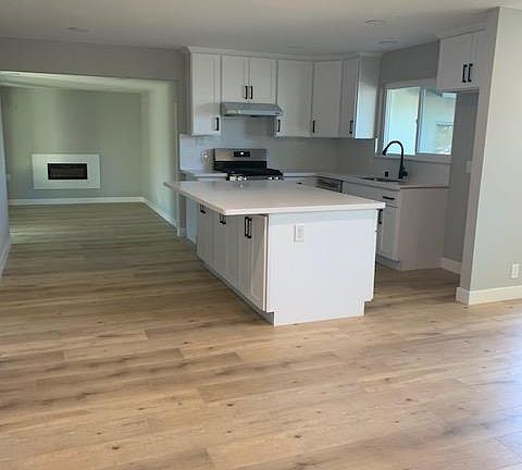 5th image of 3490 Earl Dr