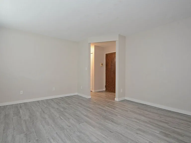 2725 Pleasant Ave — Photo 8