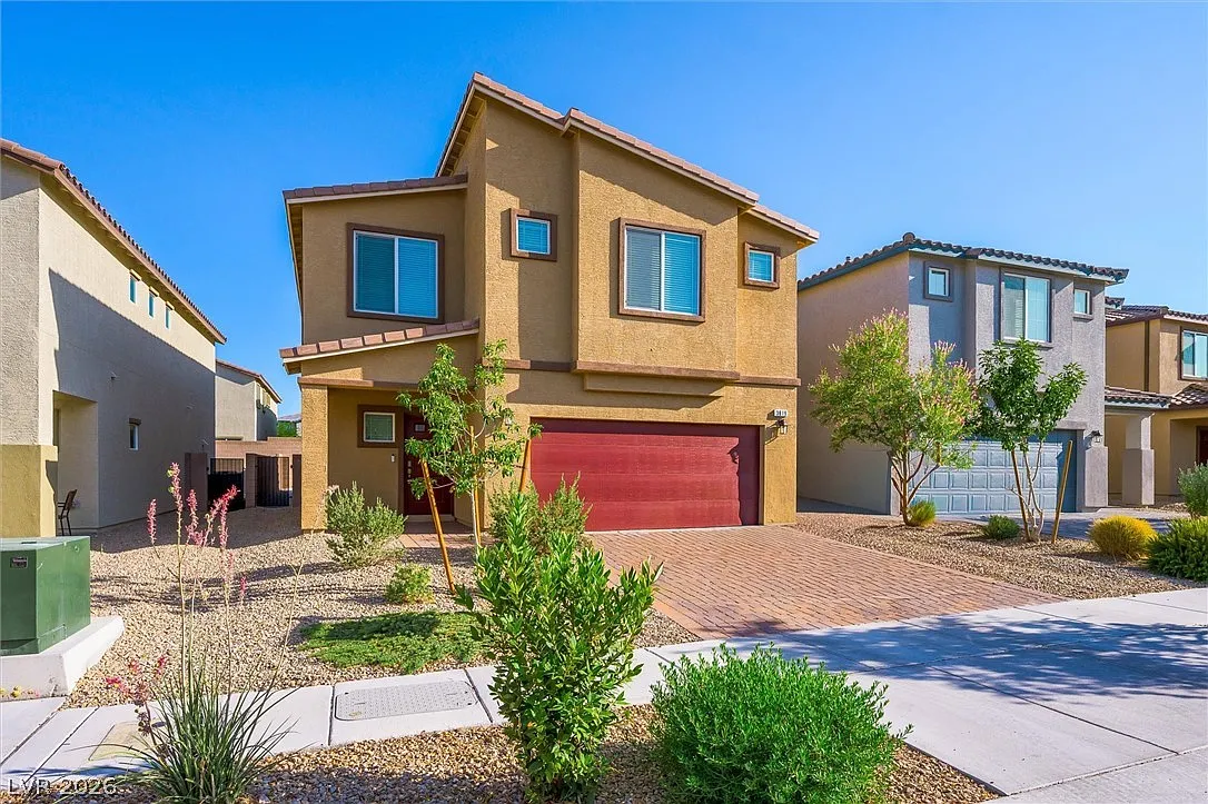 5 bed, 3.0 bath, 2643 sqft, $2,800 — Photo 1