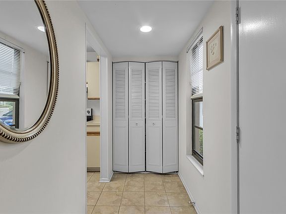 3rd image of 12 Plantation Dr APT 106