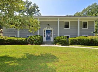 31 Joan Rd, Stamford, CT 06905