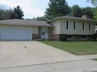 47 Ivywood Dr, Jacksonville, IL 62650