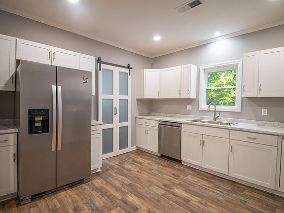 3rd image of 174 Tucker Ave