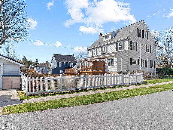 3rd image of 2601 Quail Ave