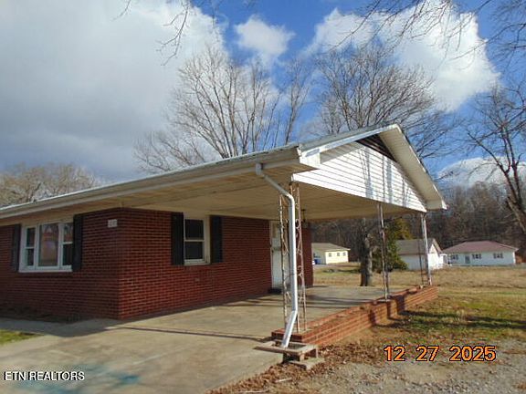 4th image of 1051 Meek St