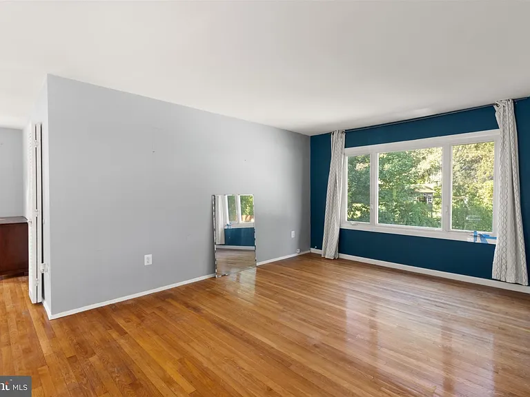 14815 Empire St — Photo 5