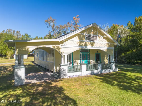 502 Jeff Davis Ave, Waveland, MS 39576