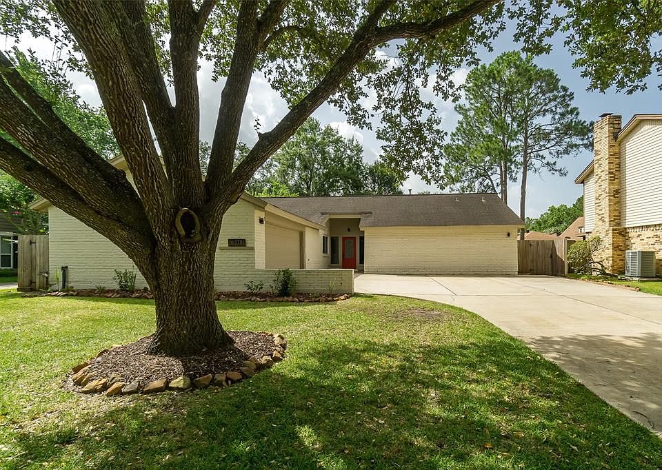 1st image of 16378 Havenpark Dr