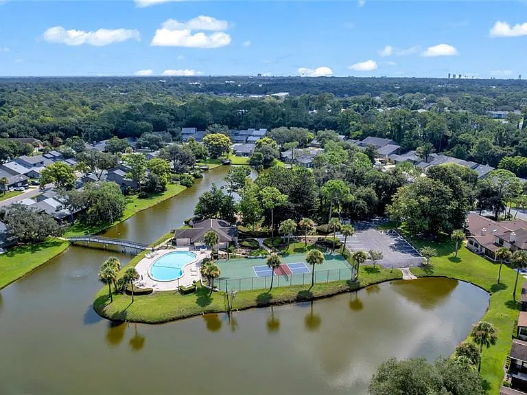 172 Deer Lake Cir — Photo 2