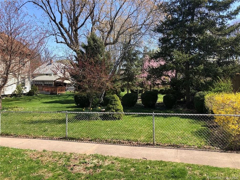 2nd image of 13 Paramount Ave