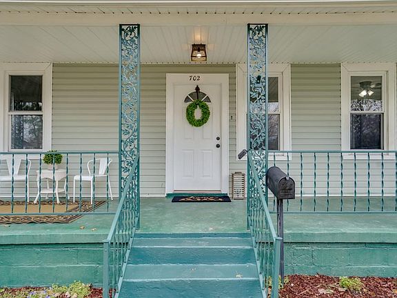 5th image of 702 N 8th Ave