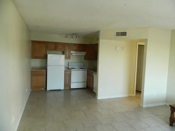 2050, 127 S 95th St APT 4, Mesa, AZ 85208