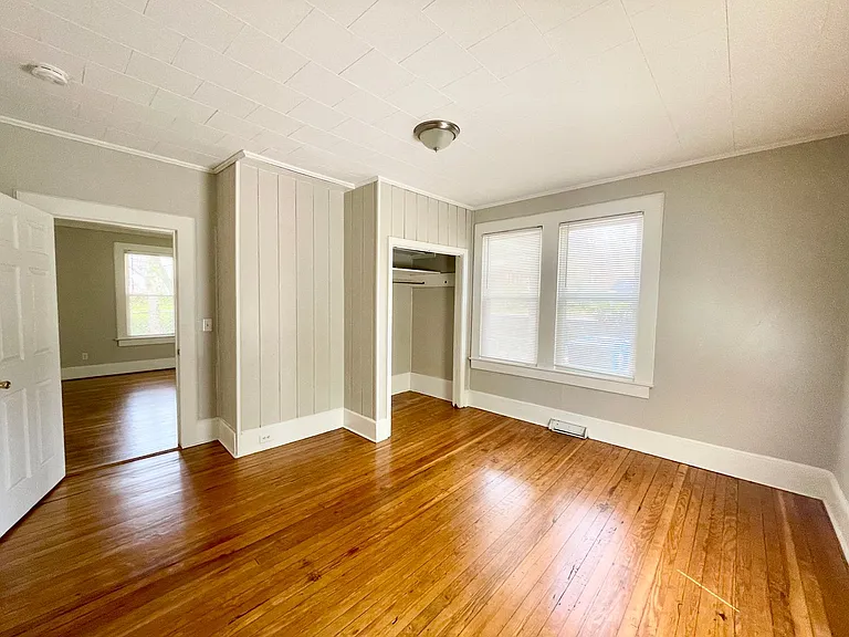 1504 Charlton St — Photo 19