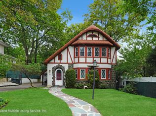 101 Cebra Ave, Staten Island, NY 10304