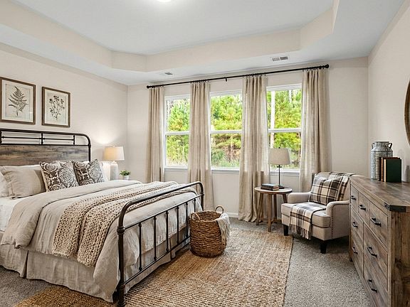 Owner s Suite - Virtually Staged