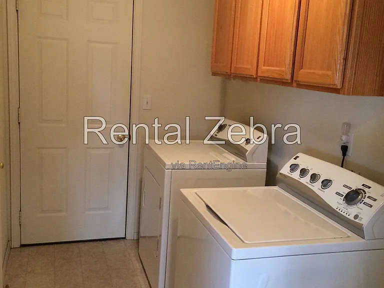 2279 NE Cherry Loop — Photo 6