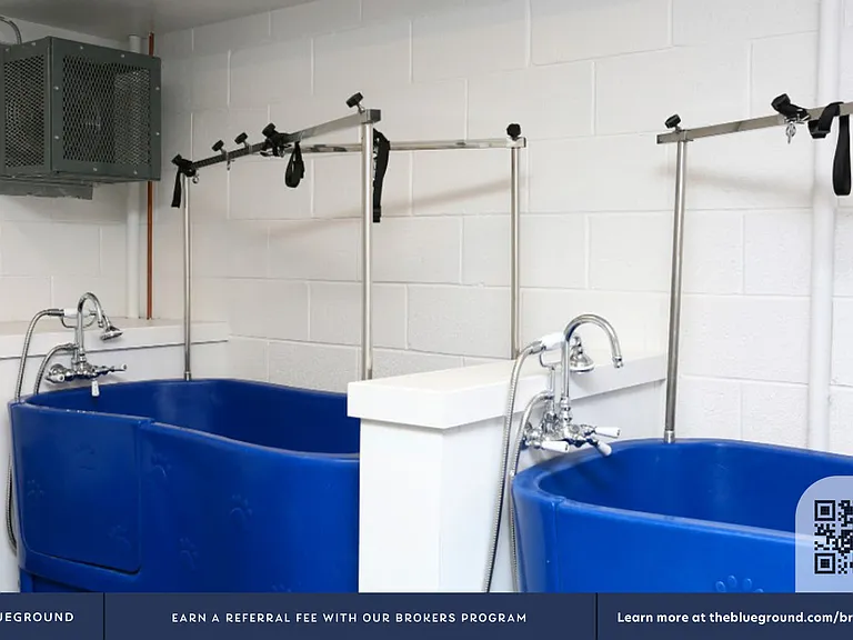 79 Potomac Ave SE #3-ID718 — Photo 32