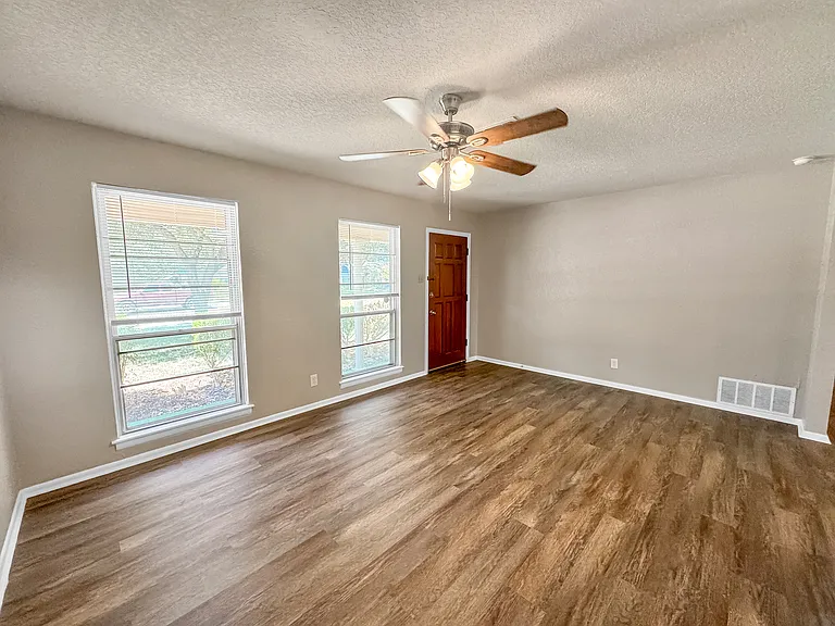 310 Mahota Dr — Photo 7