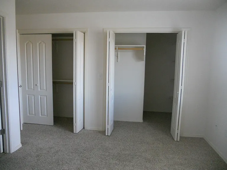 126 NE Lotus Ct — Photo 15