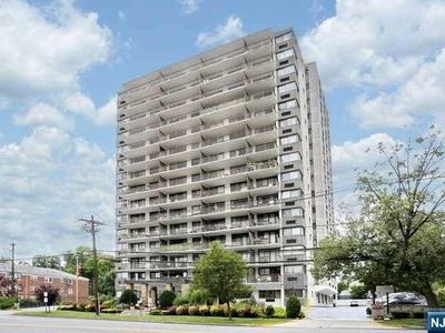 235 Prospect Ave APT 2B, Hackensack, NJ, 07601