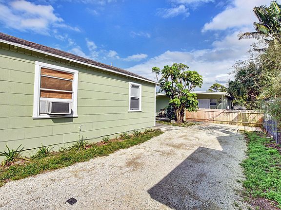 Home For Sale In GREENACRES 1