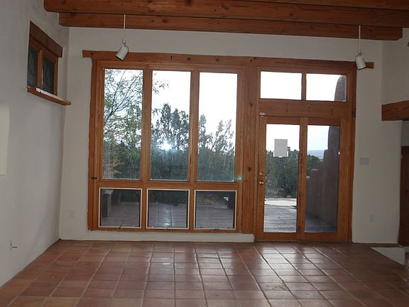 3rd image of 40 Camino Benavidez