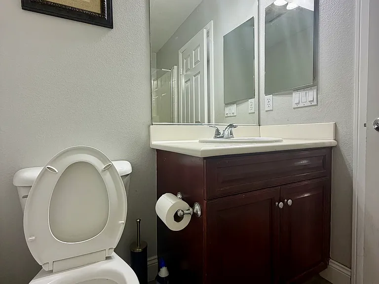 37121 Edgemont Dr — Photo 46