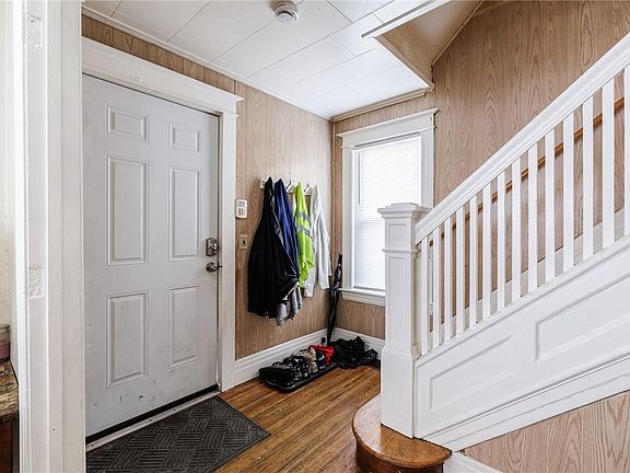 4th image of 1074 Exchange St