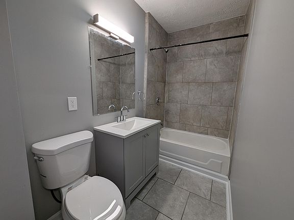 3rd image of 3544 Seymour Ave