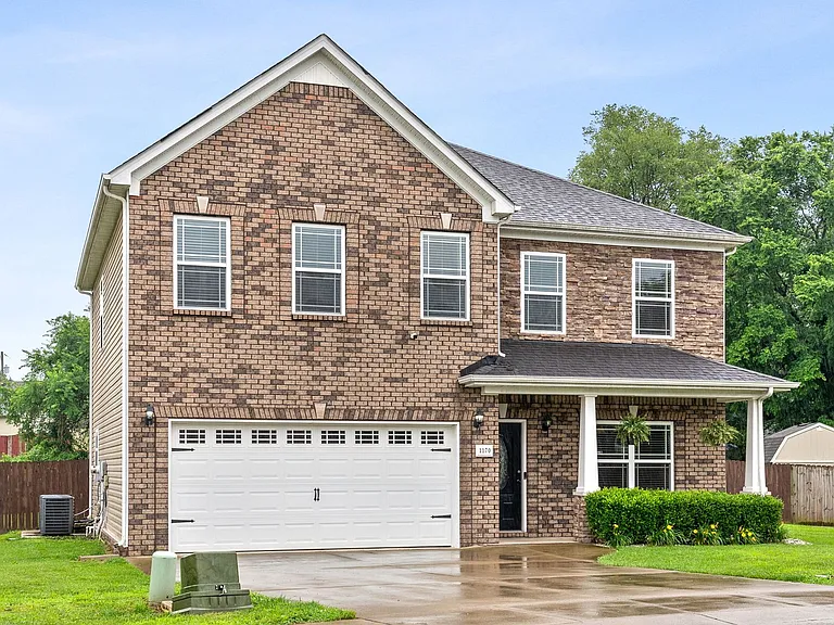 1170 Dygert Ct — Photo 3