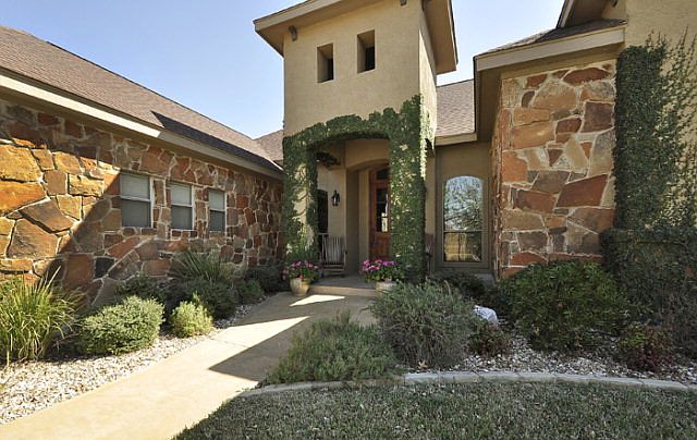 1st image of 518 Acorn Dr