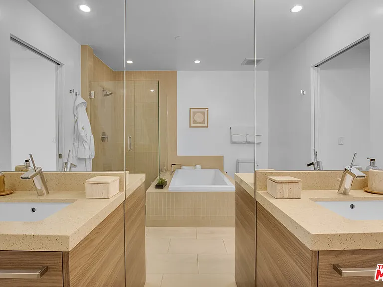 855 N Croft Ave #206 — Photo 14