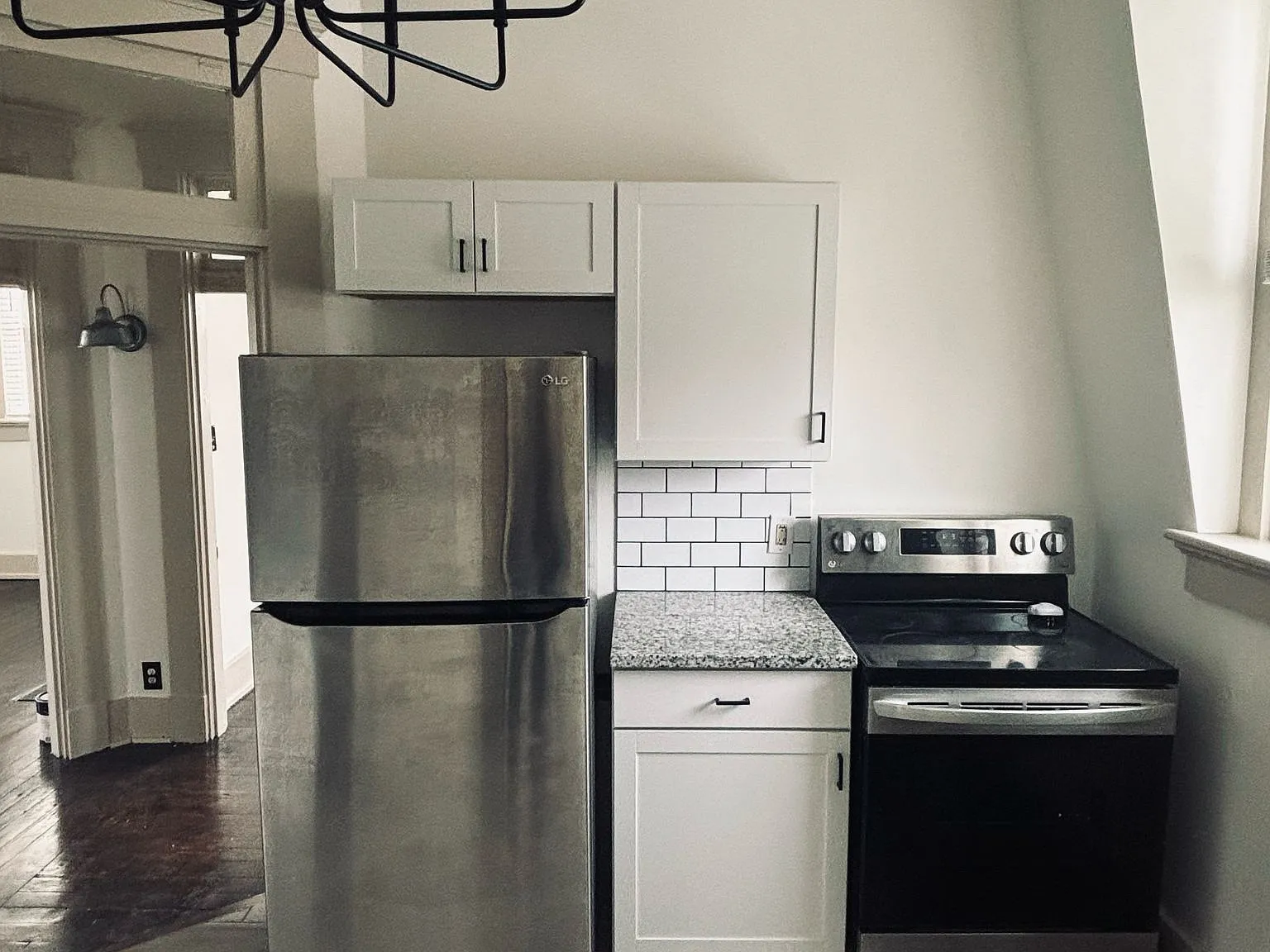 2 bed, 950 sqft, $1,350 — Photo 3