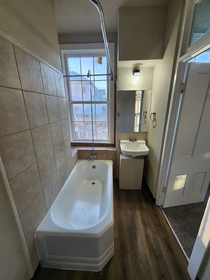 617 E Montgomery St — Photo 4