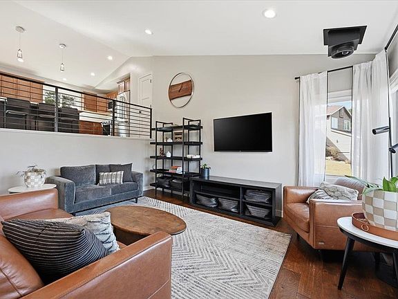 4th image of 4029 Wonderland Ct