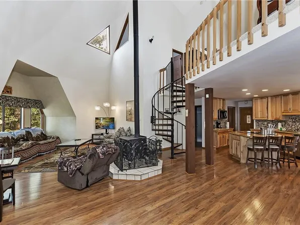 597 Travertine Rd, Big Bear City, CA 92314
