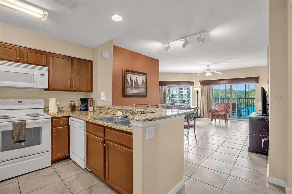 2 bed, 2.0 bath, 1178 sqft, $2,000 — Photo 4