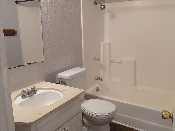 3rd image of 4817 Dilworth Ct