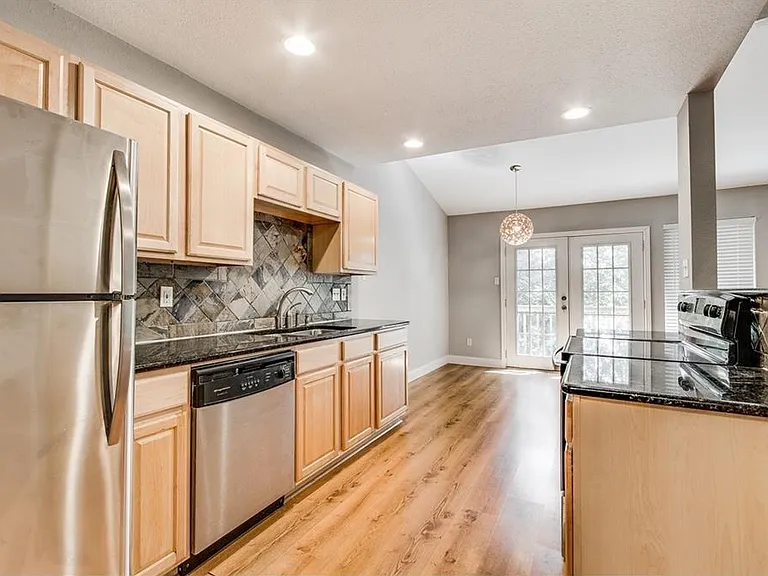 5107 Leralynn St #301 — Photo 5