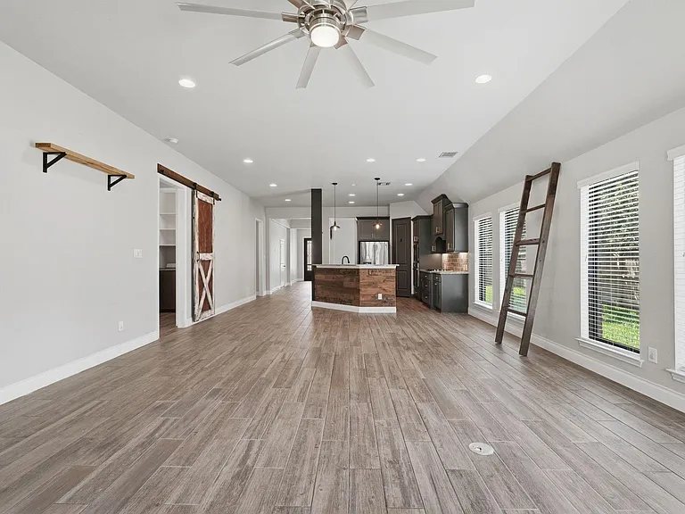 103 Boarsmen Ct — Photo 15