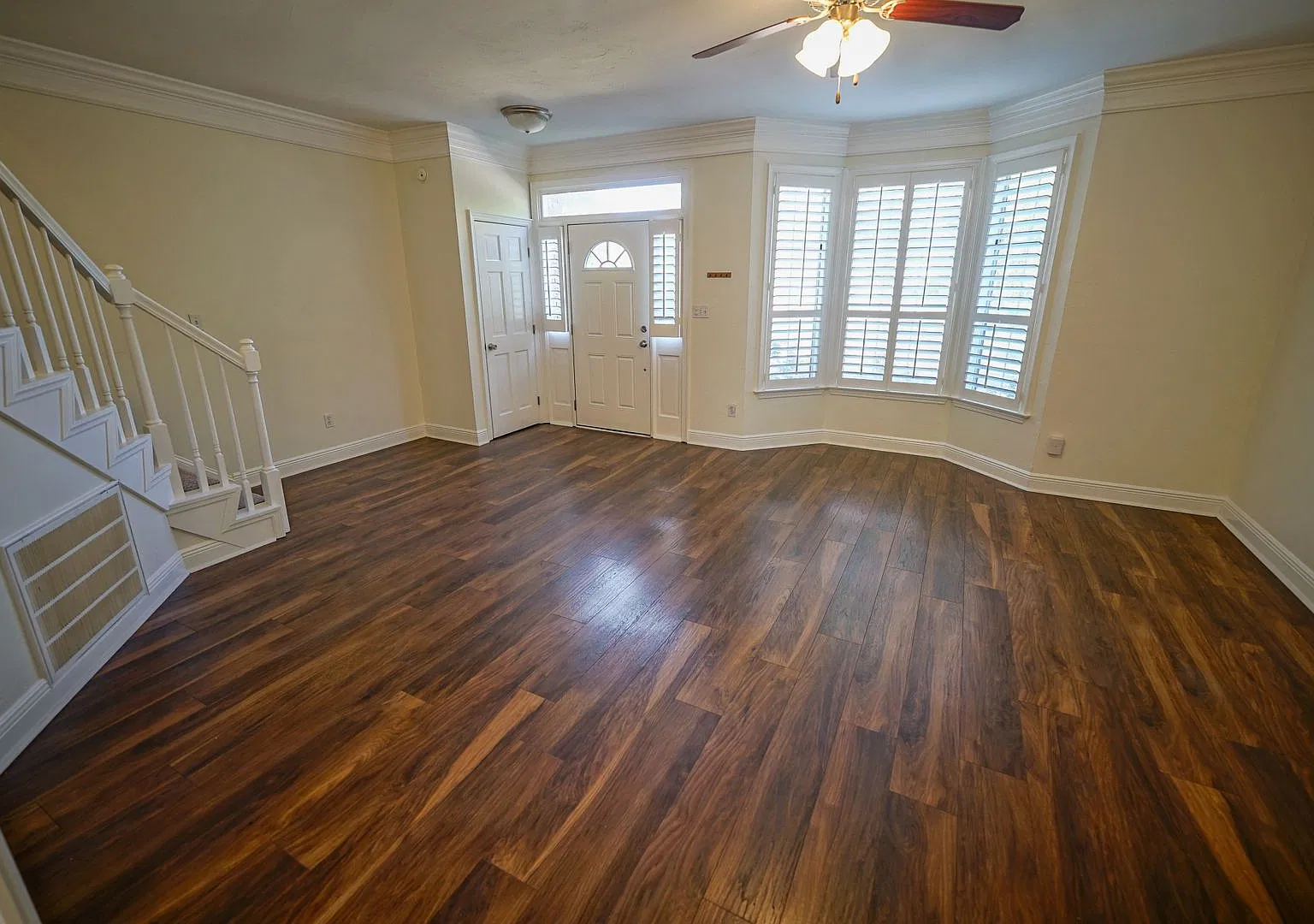 Spacious 2/2.5 Townhome! — Photo 1