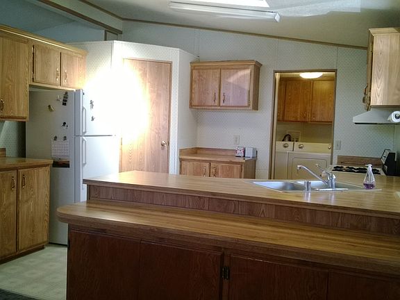 4th image of 122 Kristin Dr #12