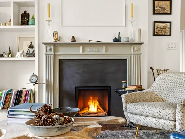 261 West 22nd Street image 5 of 14