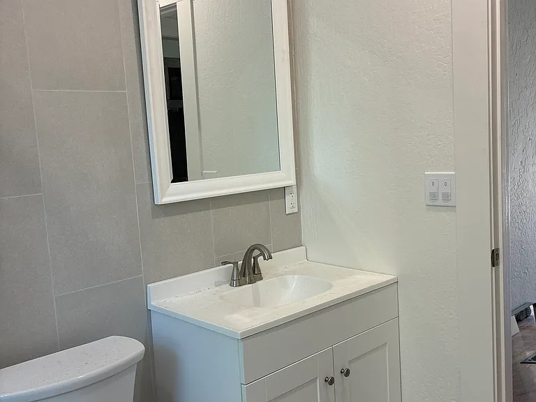 877 Villa Ave — Photo 10