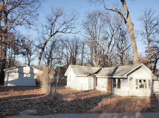 10968 E Mohegan Rd, Walkerton, IN 46574