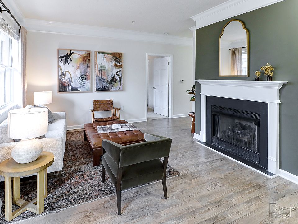 Living Spaces with Abundant Windows