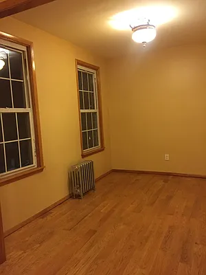 Rented by Metroline Realty | media 31