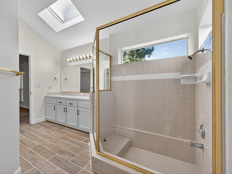 10291 N Whitney Ave — Photo 32