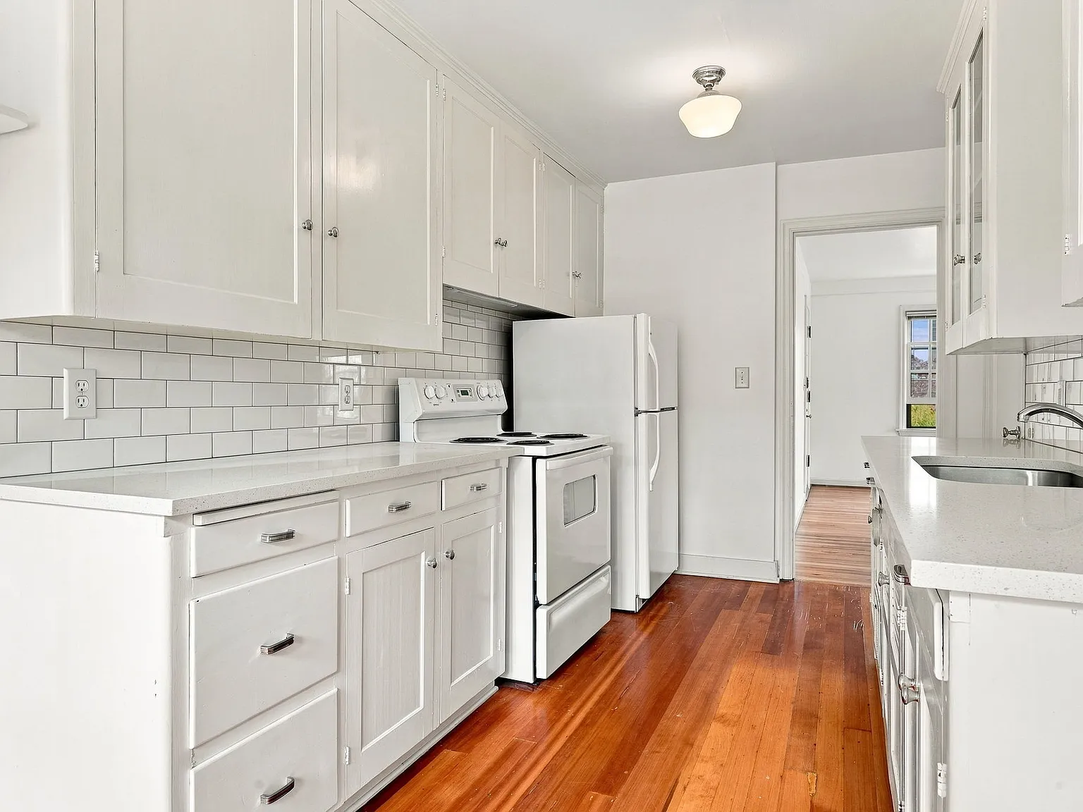 1 bed, 900 sqft, $1,895 — Photo 2