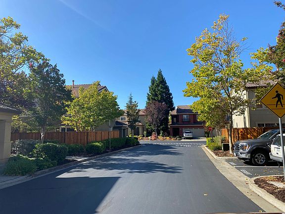 4th image of 101 Coralflower Ln